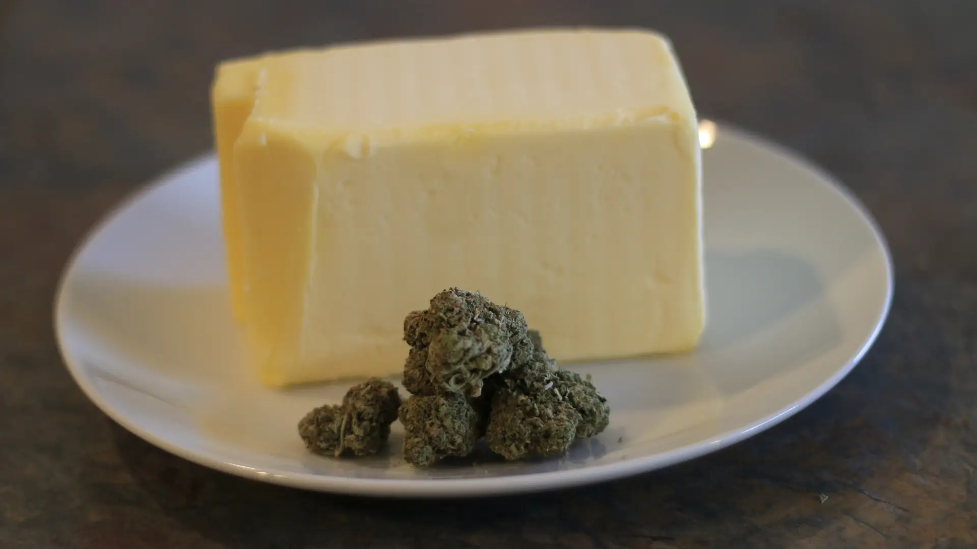 Cannabis Infusion Basics: Cannabutter, Oils, and Tinctures Cannabis Infusion Basics: Cannabutter, Oils, and Tinctures<br />